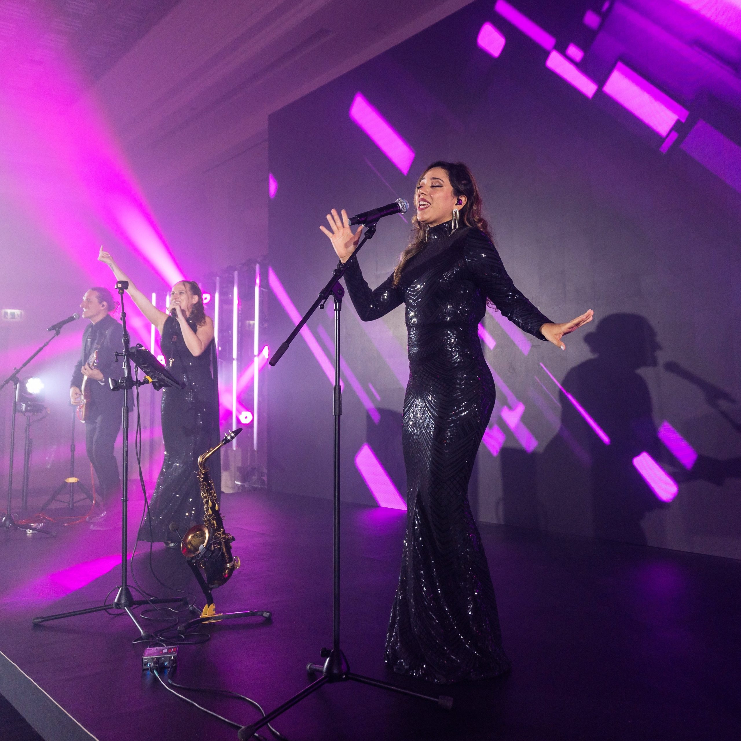 Live music performance and professional singers on stage during a corporate event | atravel.pro